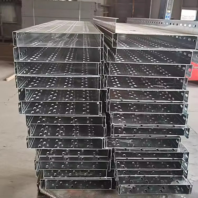 Carril de cable galvanizado resistente a la corrosión con longitud personalizable y resistencia al fuego