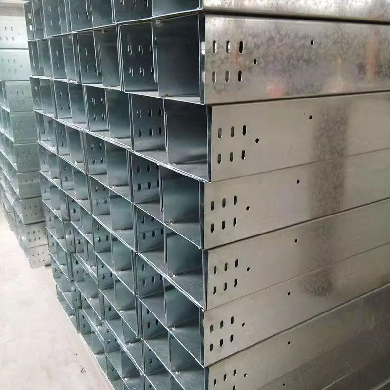 Plata galvanizado sólido / tray de cable perforado para la instalación de montaje de pared / piso personalizado